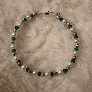 Elegant Pearl and Teal Beaded Bracelet